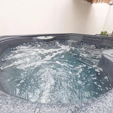 Cocon Independant Avec بيت للعطل